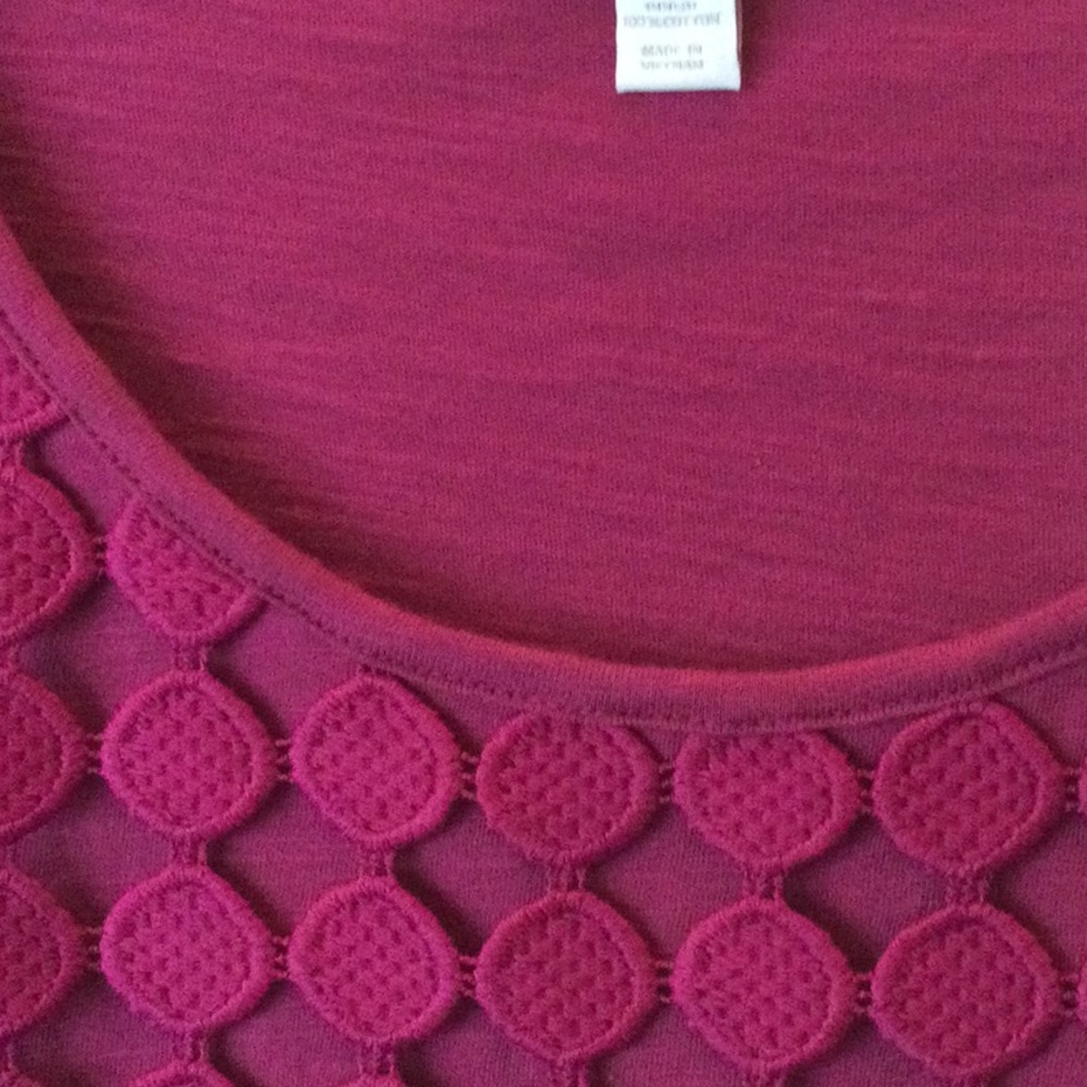 BNWT Charter Club Fuchsia tee with circle overlay - Picture 3 of 5